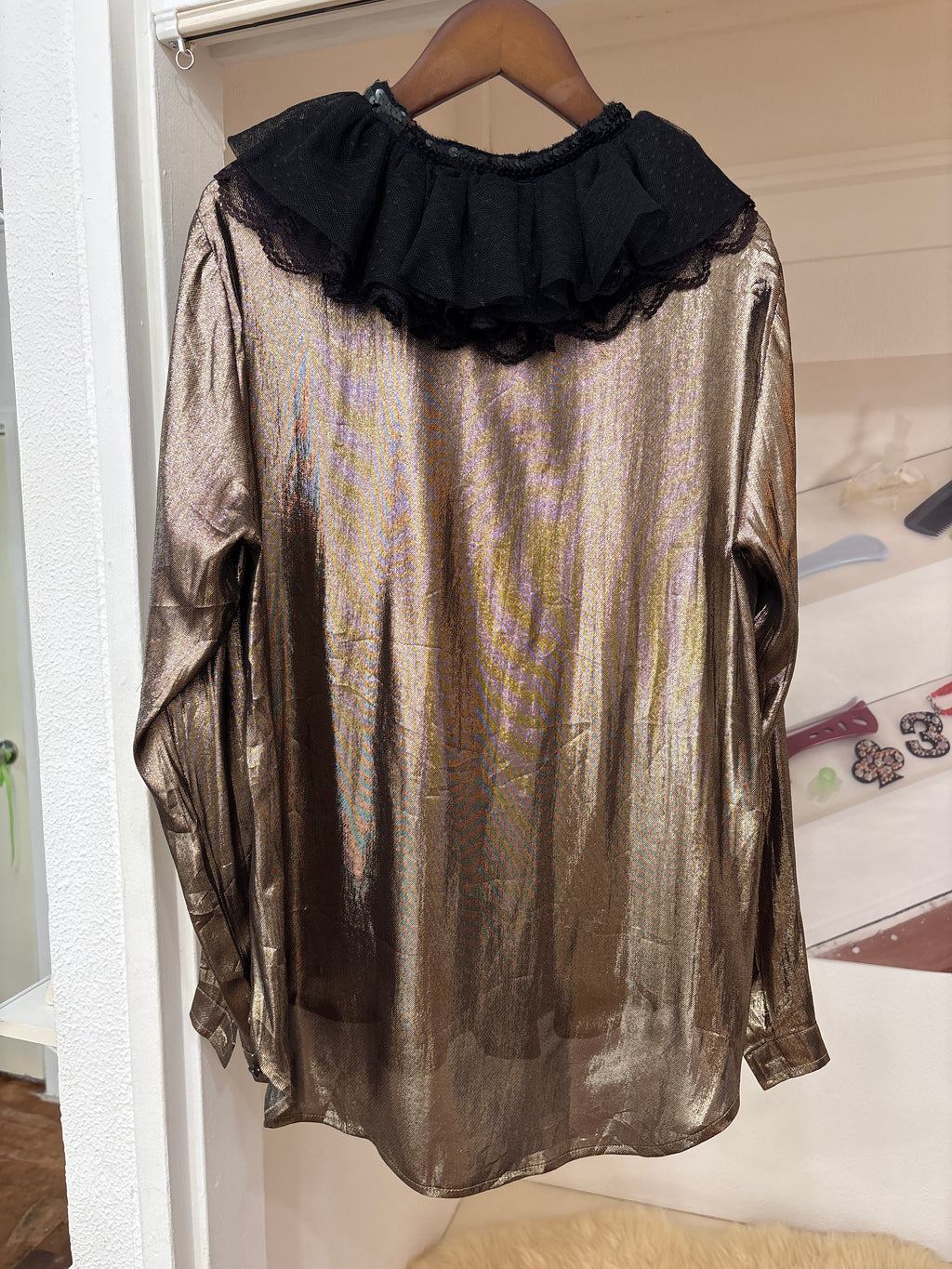frill collar gold shirt