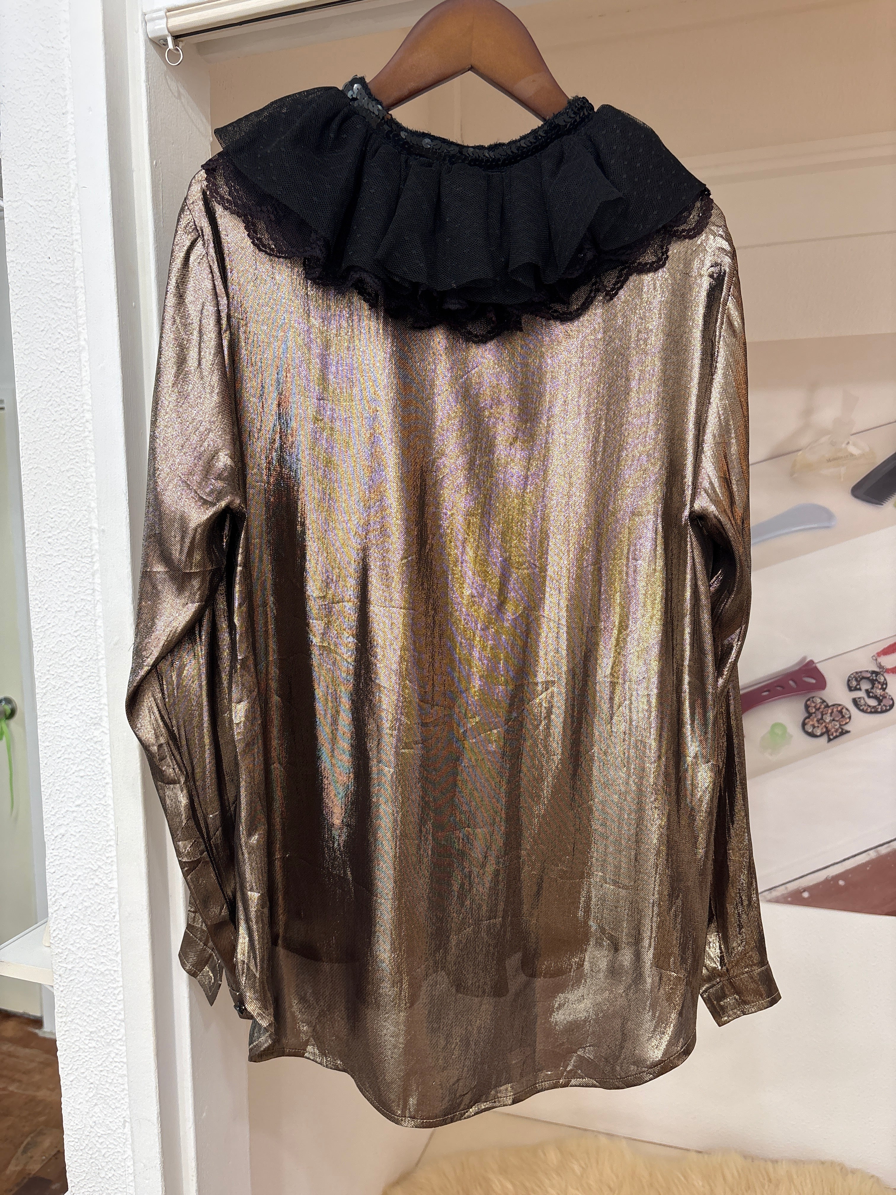 frill collar gold shirt