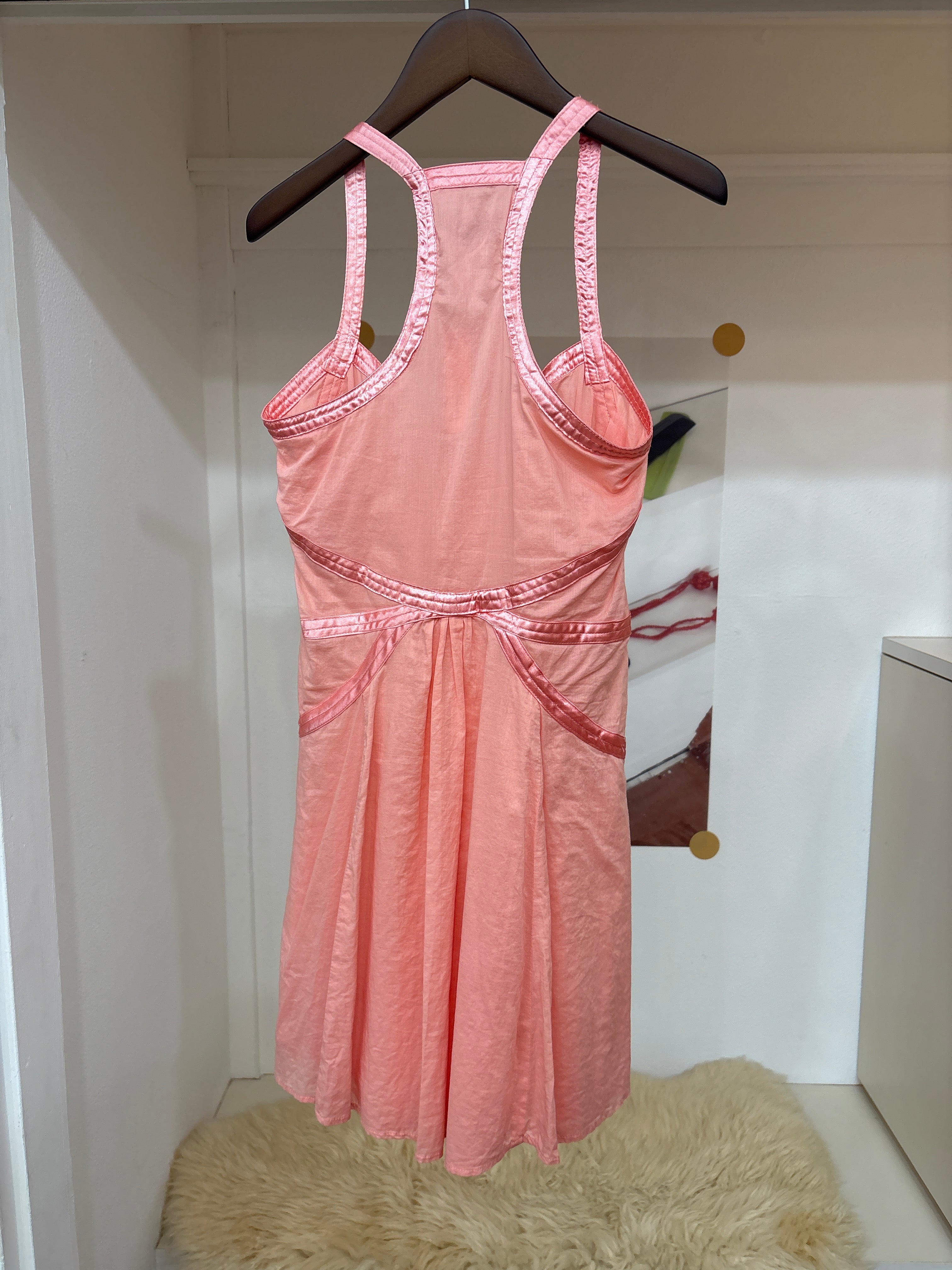 pink dress