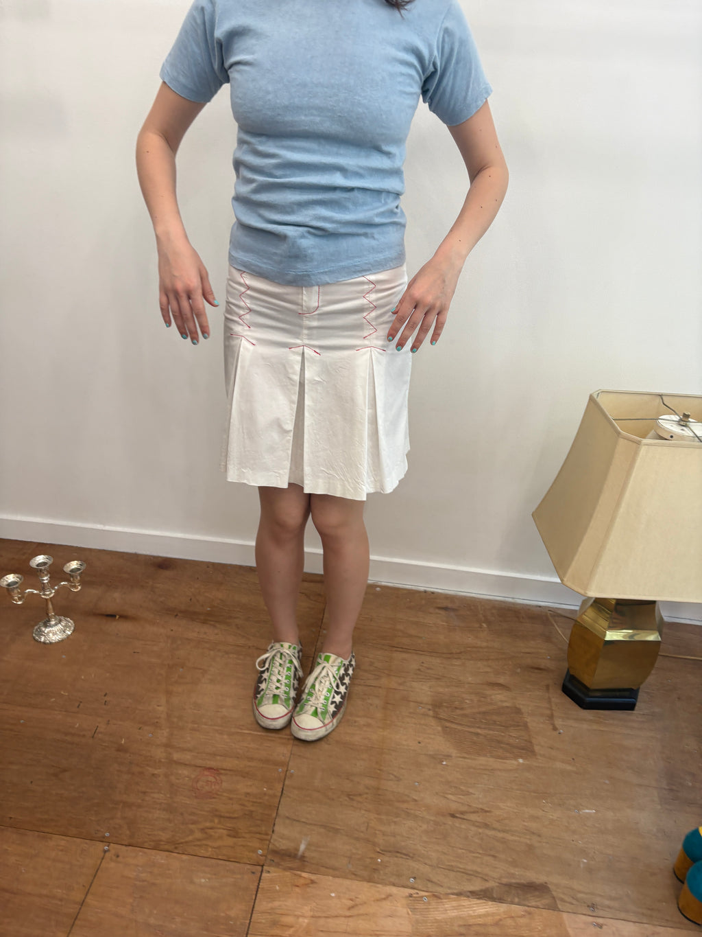 white stitch pleats skirt