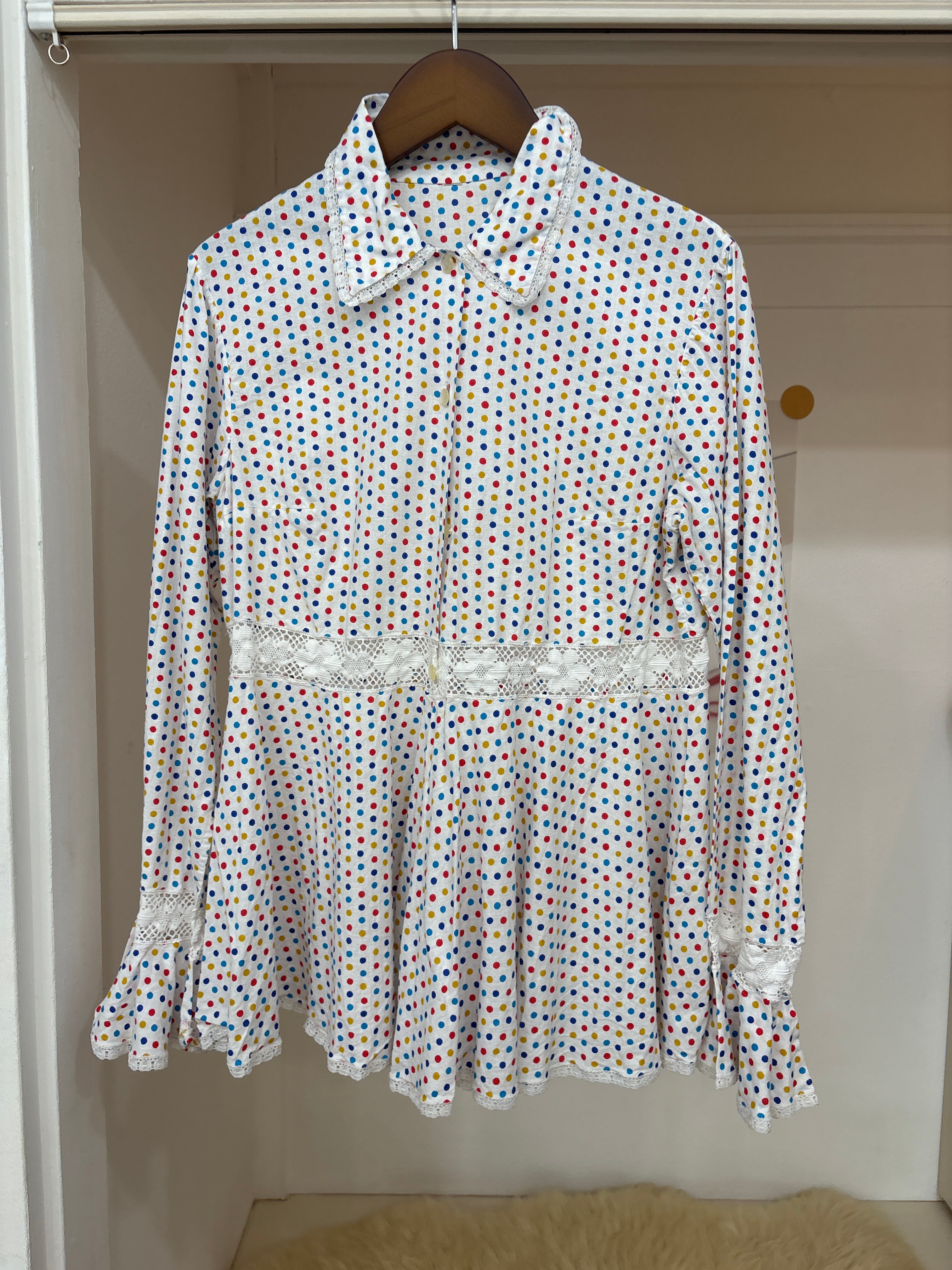 colorful dot shirt