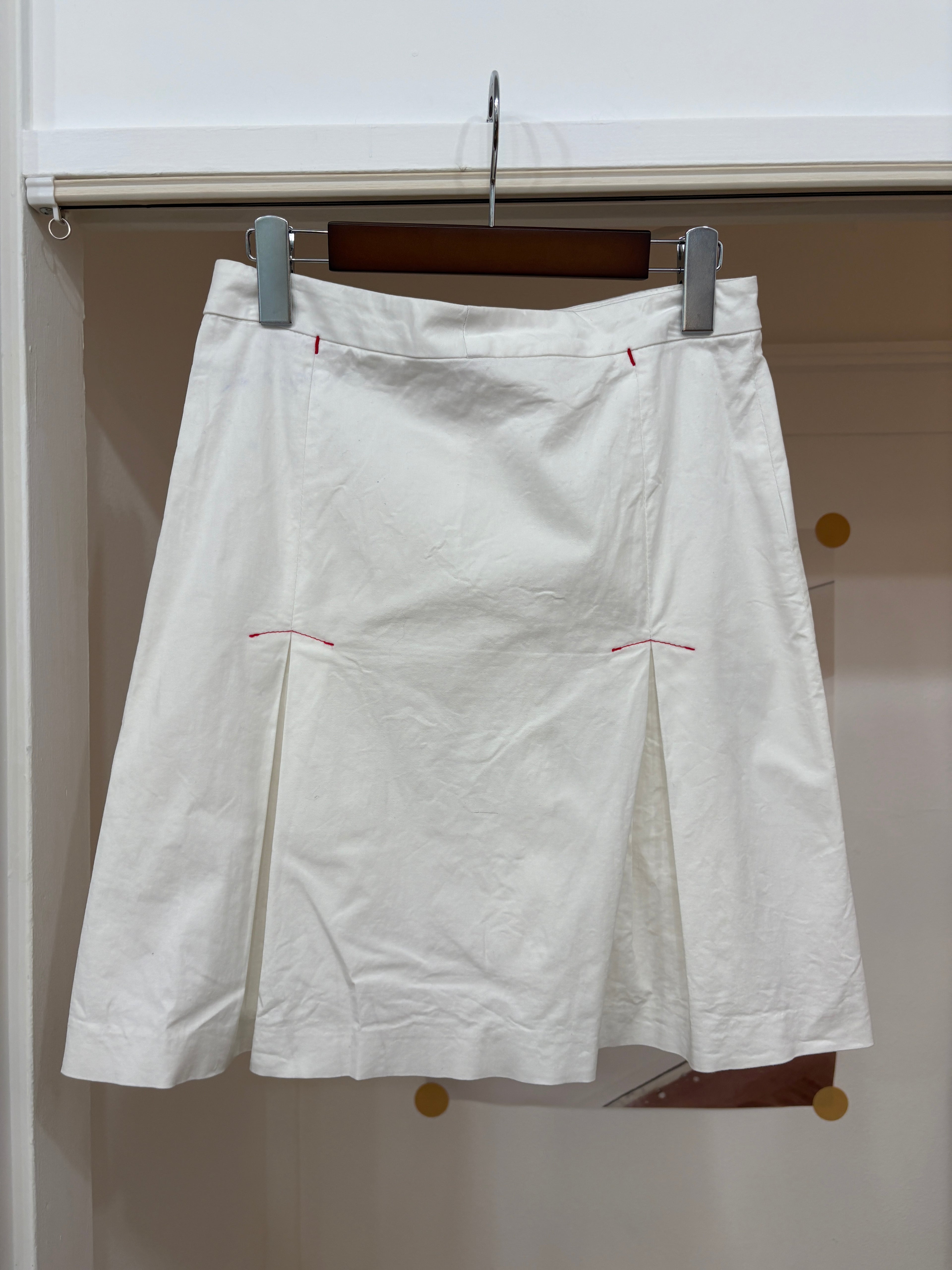 white stitch pleats skirt