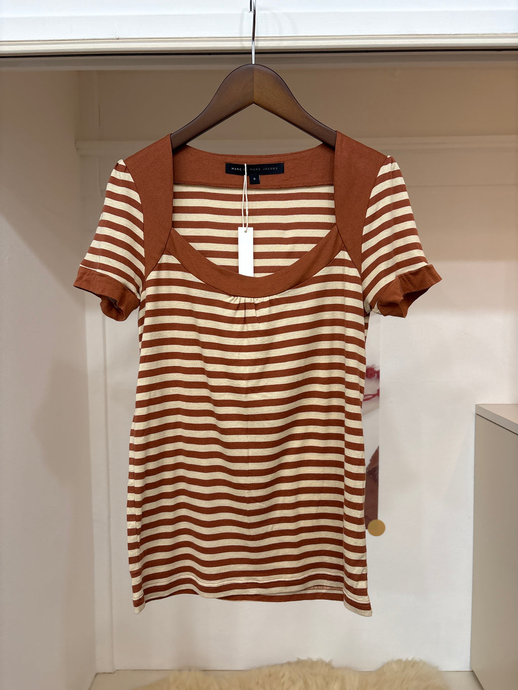 marc by marc jocobs border top