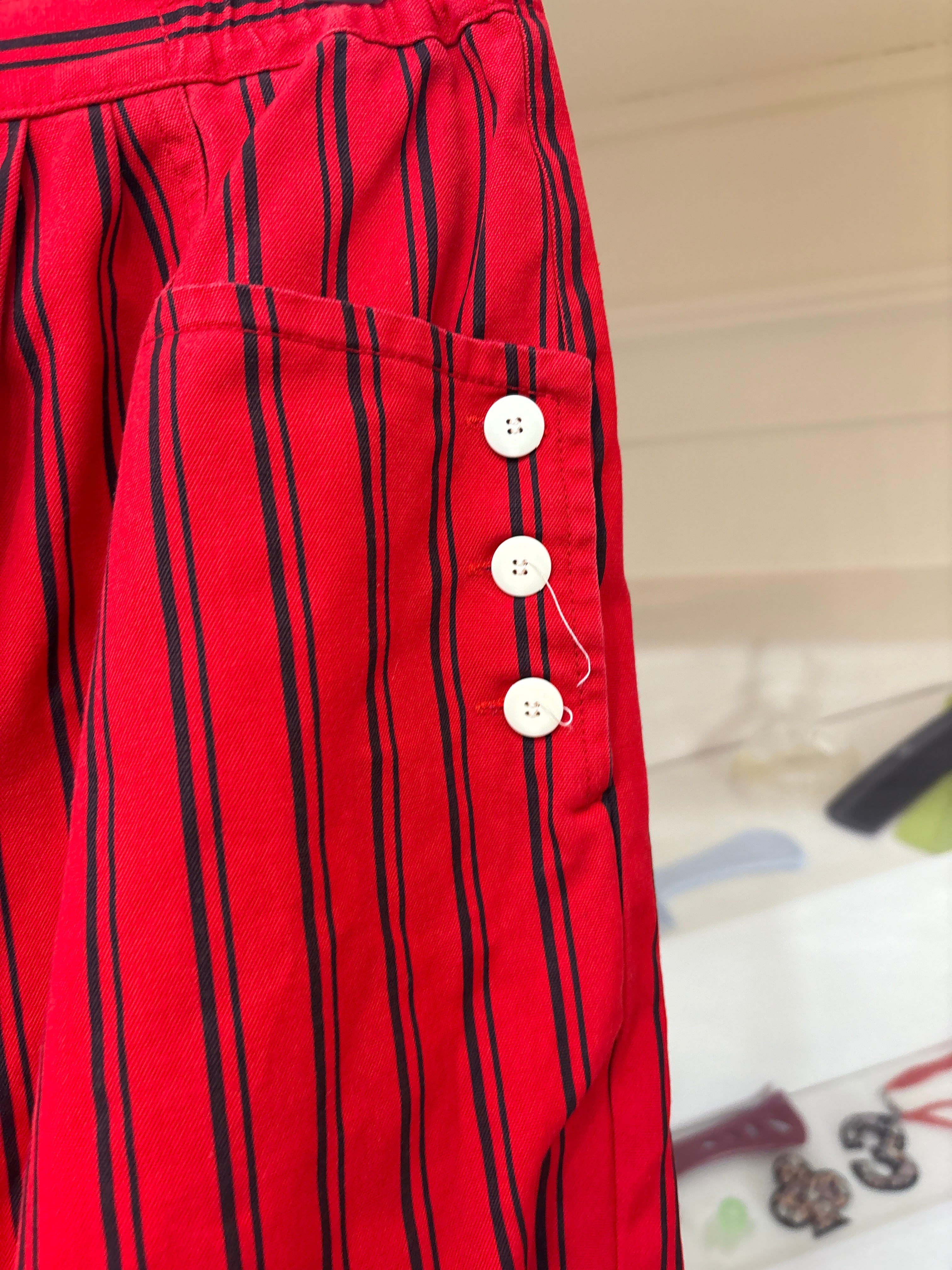 red stripe ballon shorts