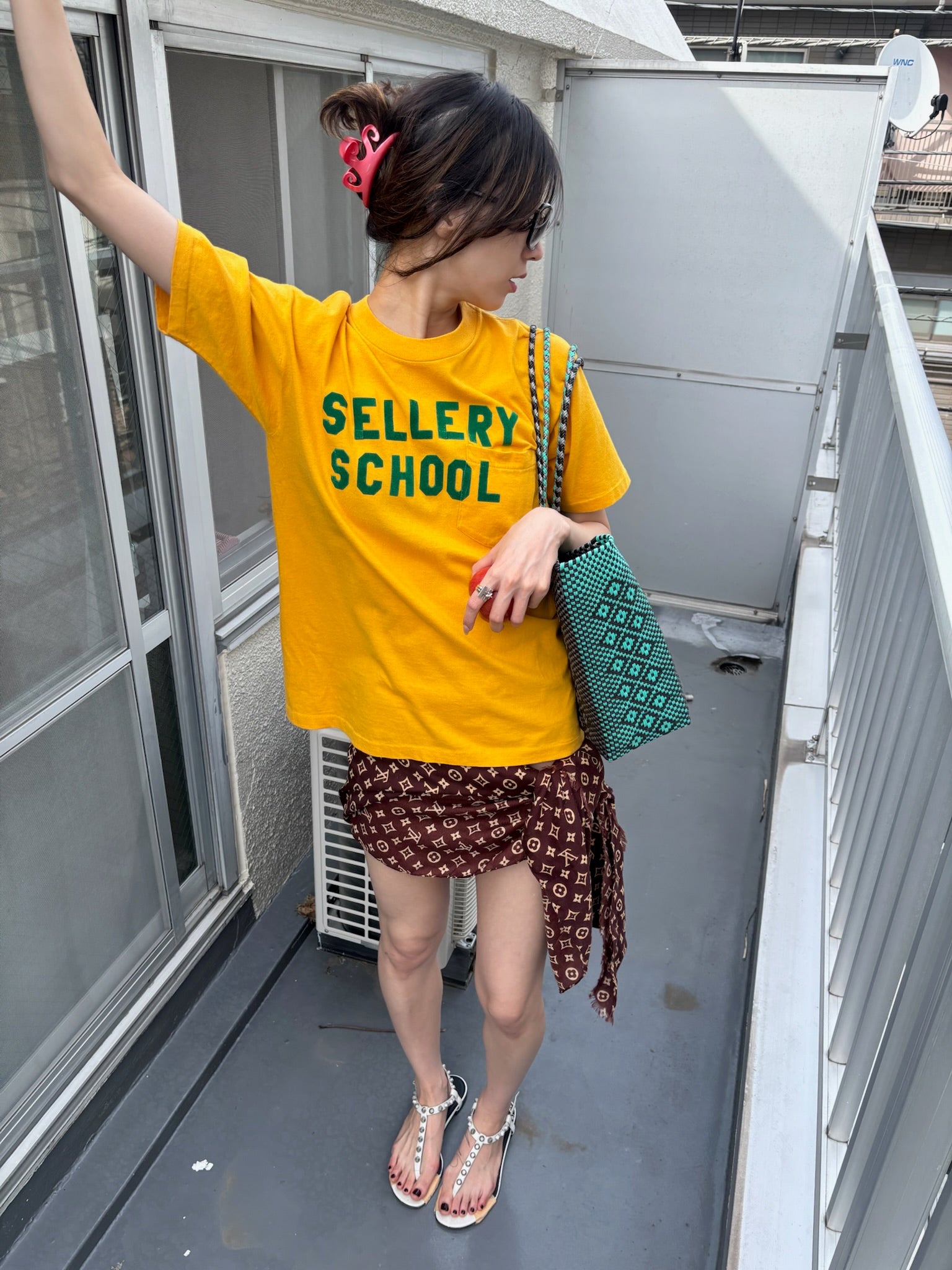 80's yellow tee