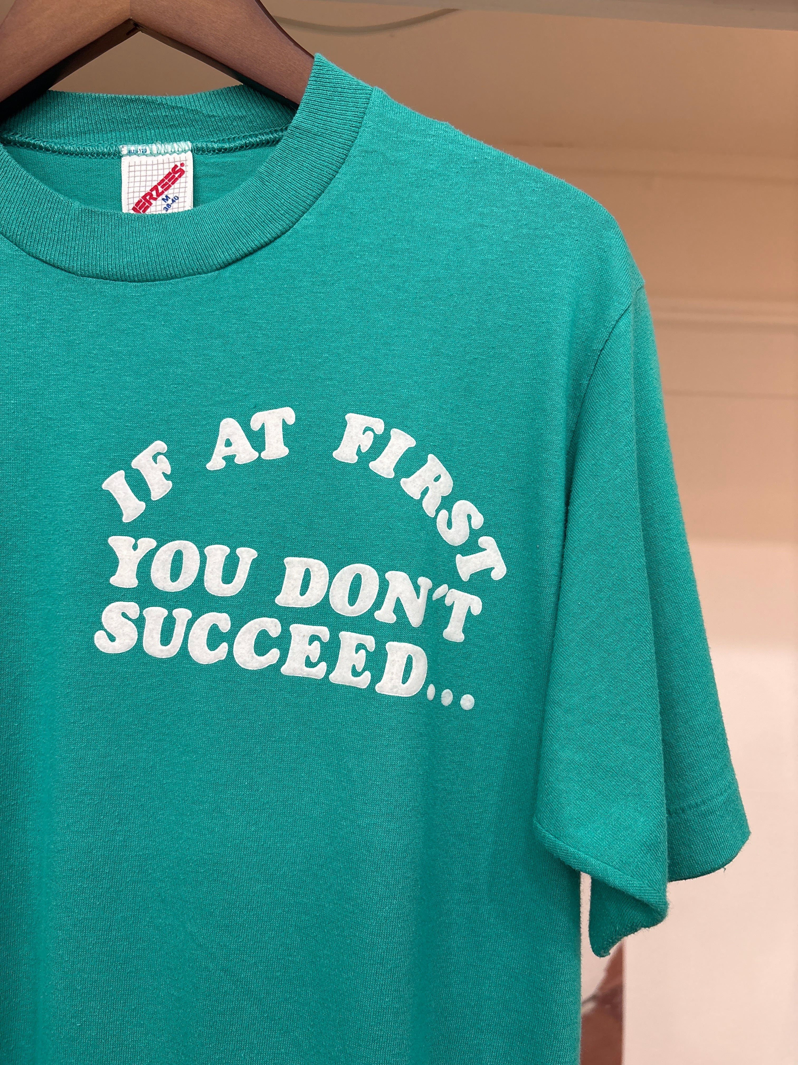 80's turquoise print tee