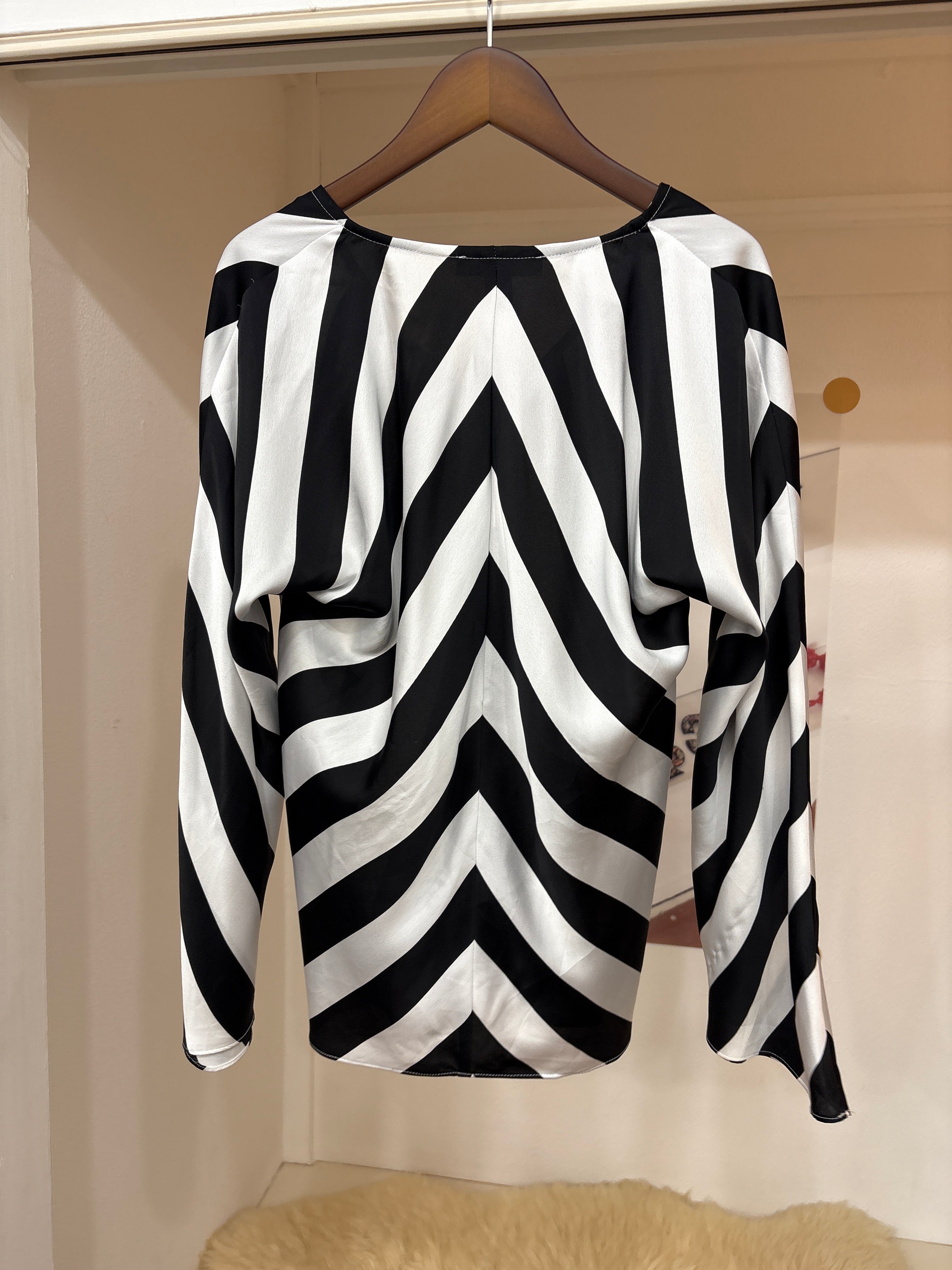 stripe top