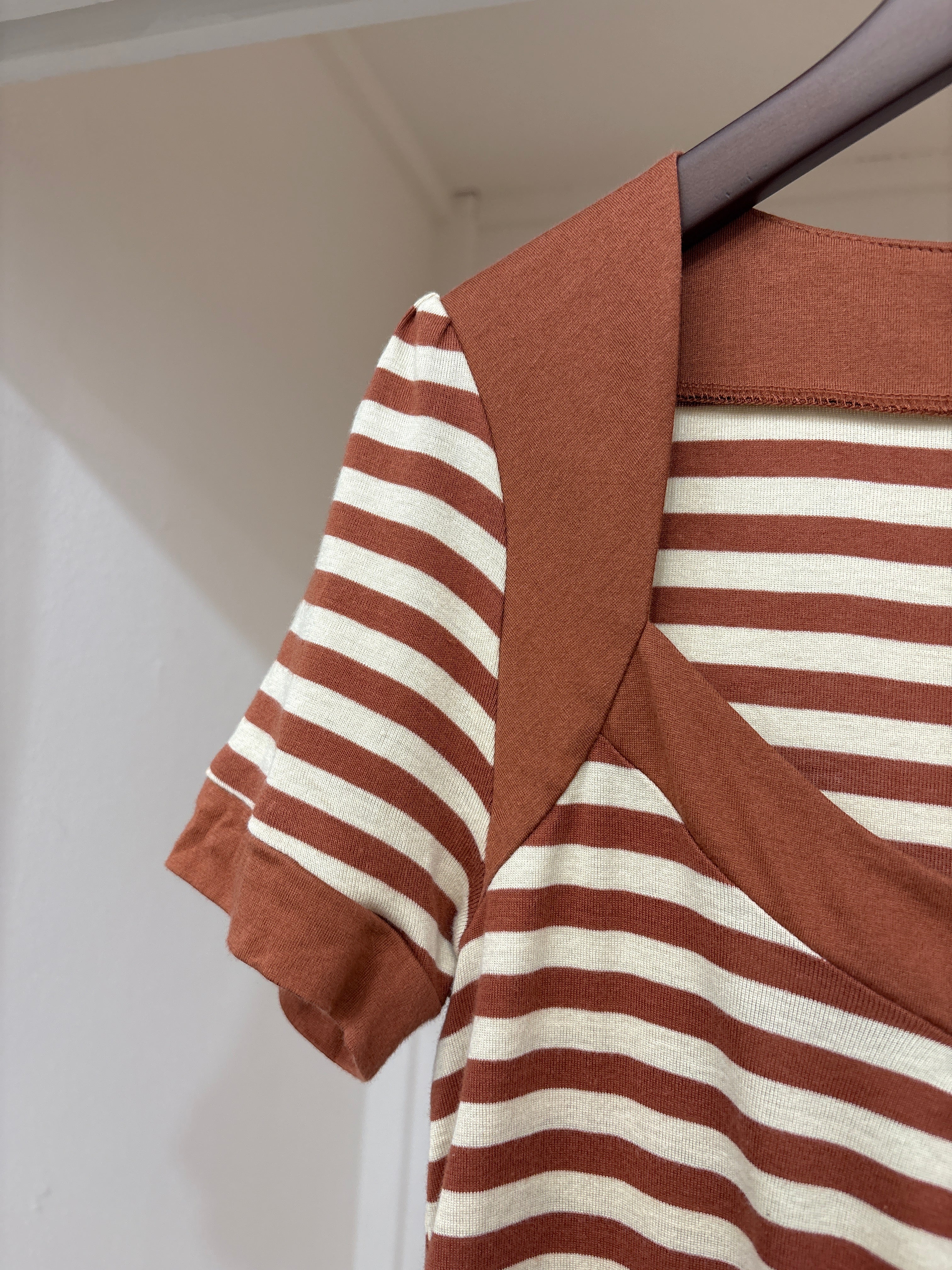 marc by marc jocobs border top